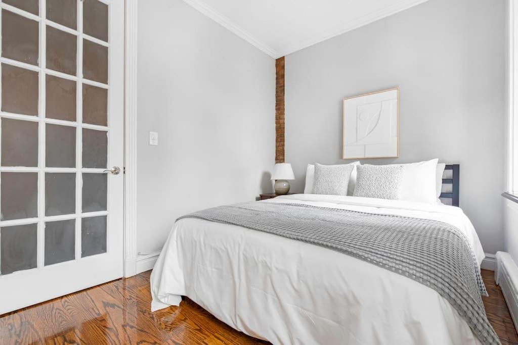 Gorgeous & Bright 3Bdr & 1Bth In Midtown Manhattan Нью-Йорк Екстер'єр фото